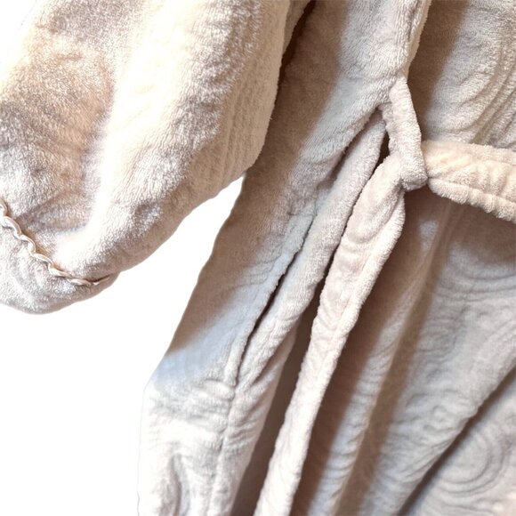 Oscar De La Renta Pink Label Ivory Cream Plush Robe Womens sz S Pockets Embossed - Picture 12 of 12
